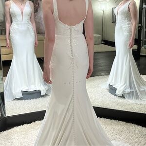 Elegant White Wedding Dress